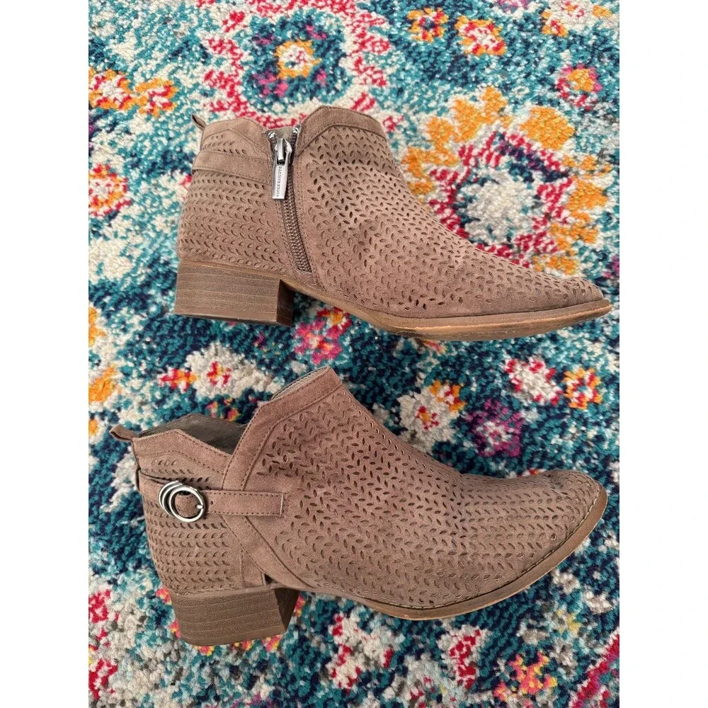 Vince Camuto Girl's Brown‎ Suede Campina Booties Size 5M